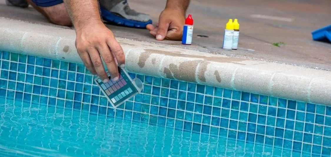 Swimming Pool Cleaning Services