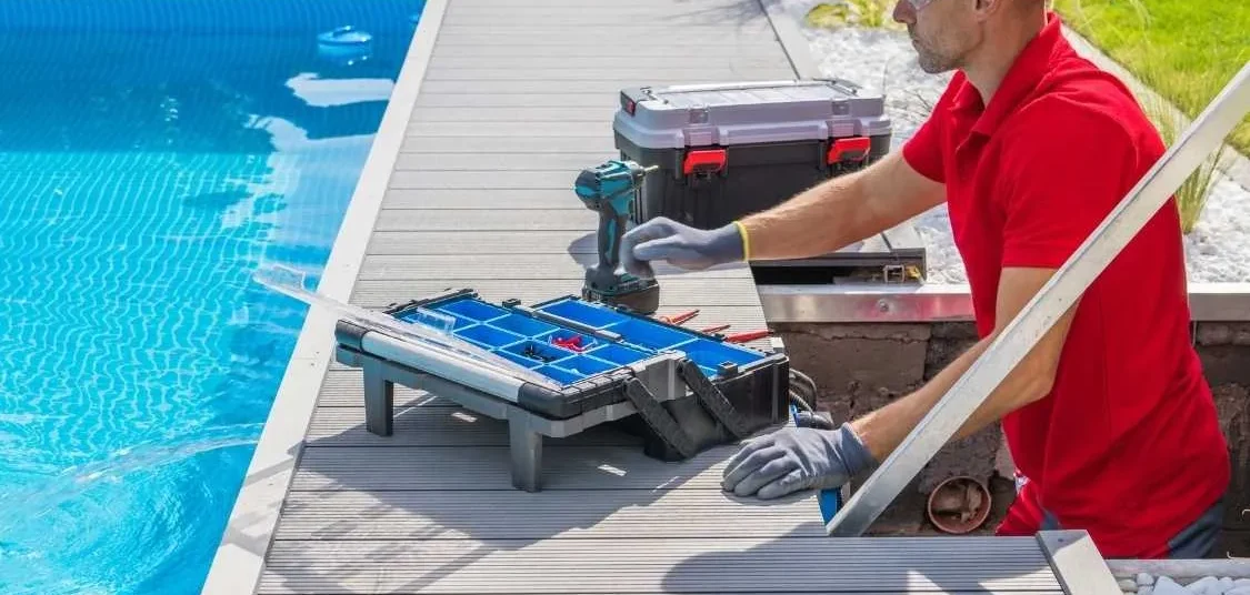Swimming Pool Cleaning Services